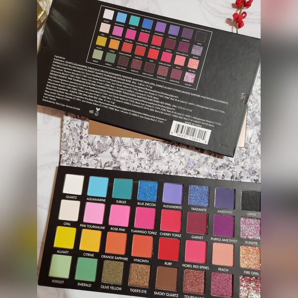 Prolux Diamonds 32 Color Eyeshadow Palette - Picture 4 of 4